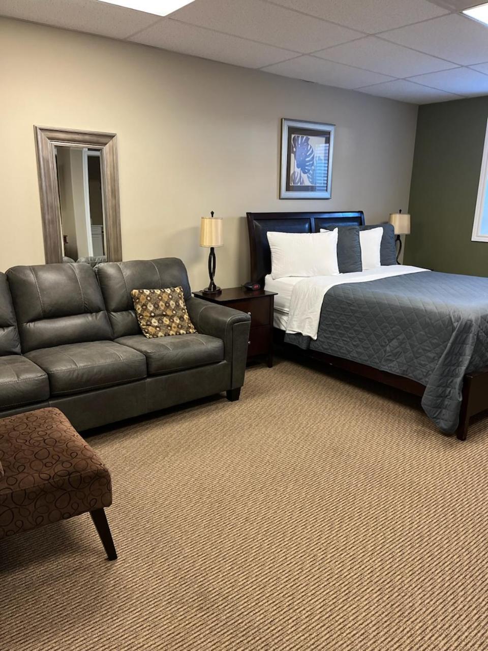 Riverview Suites 克拉伦维尔 外观 照片