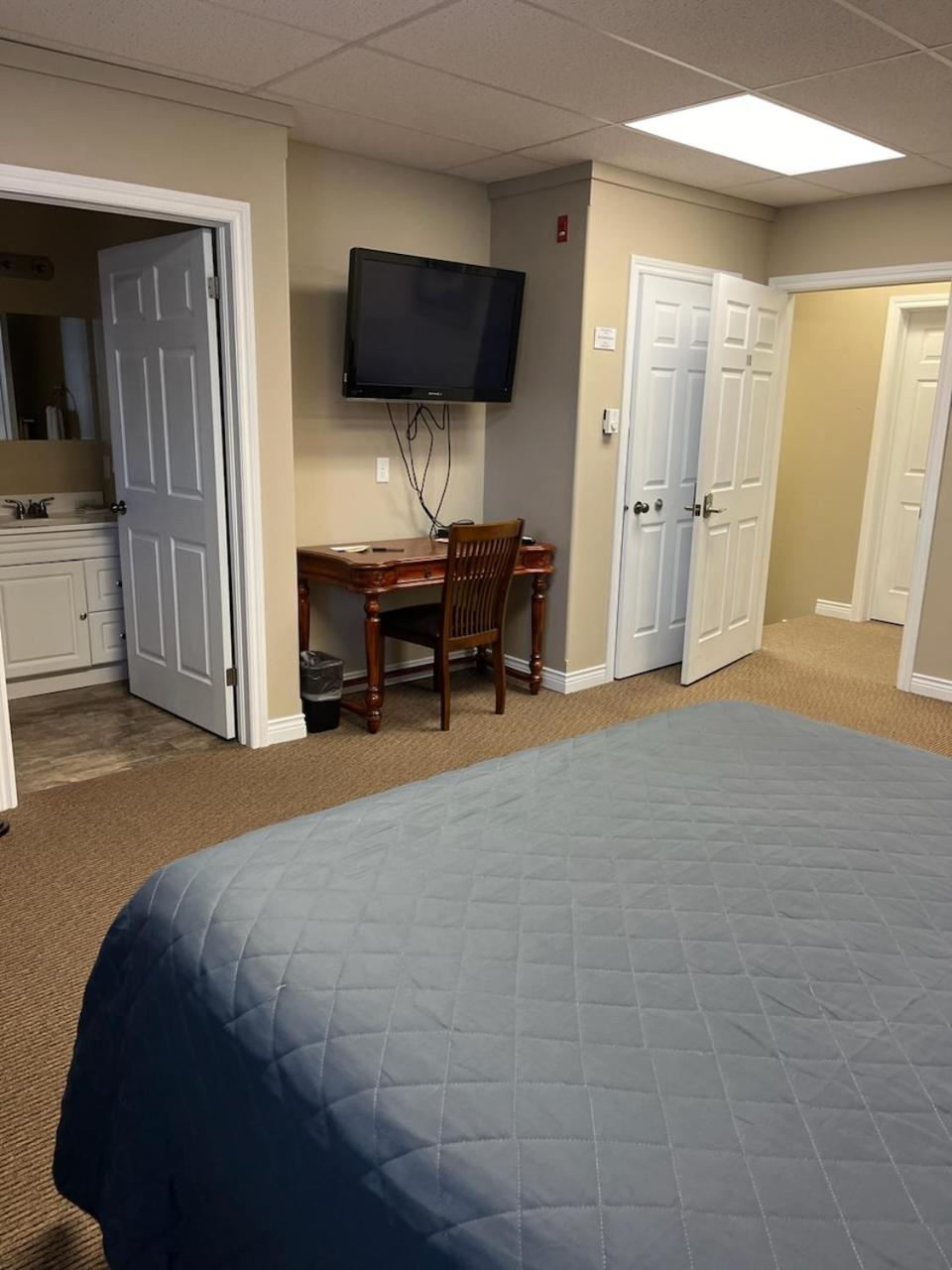 Riverview Suites 克拉伦维尔 外观 照片
